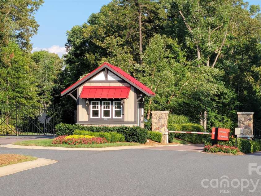 5095 Samoa Ridge Drive, Lancaster, SC 29720.  MLS# CAR4357204, YatesRealty ID 14379. Tree Tops is a Gated Community with Full Time Manned Security
