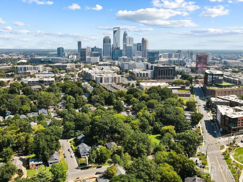 241 Kingston Avenue, Charlotte, NC 28203.  MLS# CAR4131547, YatesRealty ID 1438. 