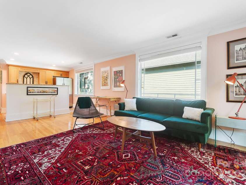241 Kingston Avenue, Charlotte, NC 28203.  MLS# CAR4131547, YatesRealty ID 1438. 