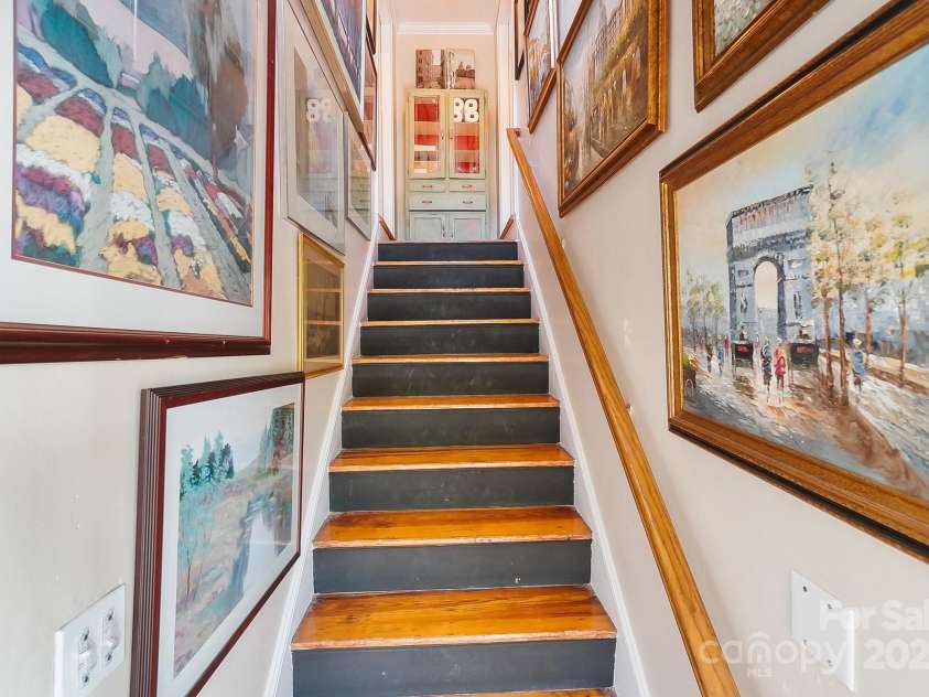 241 Kingston Avenue, Charlotte, NC 28203.  MLS# CAR4131547, YatesRealty ID 1438. 
