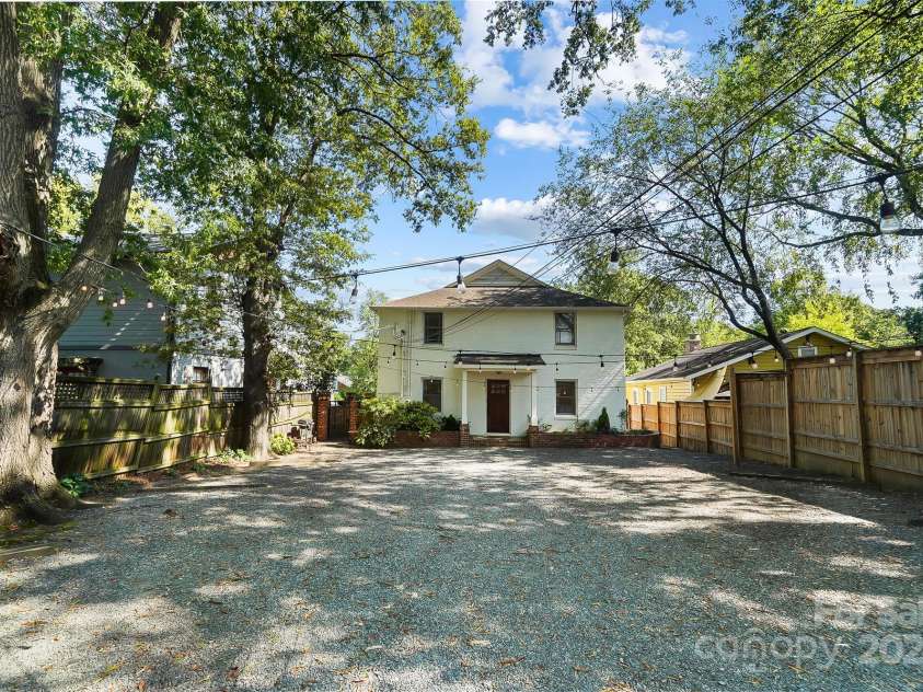 241 Kingston Avenue, Charlotte, NC 28203.  MLS# CAR4131547, YatesRealty ID 1438. 