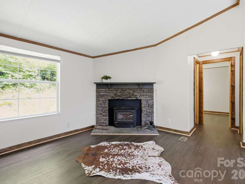 55 Twin Oaks Lane, Spruce Pine, NC 28777.  MLS# CAR4404051, YatesRealty ID 1438. 