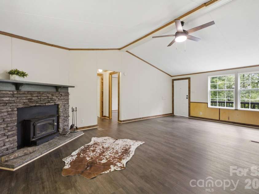 55 Twin Oaks Lane, Spruce Pine, NC 28777.  MLS# CAR4404051, YatesRealty ID 1438. 