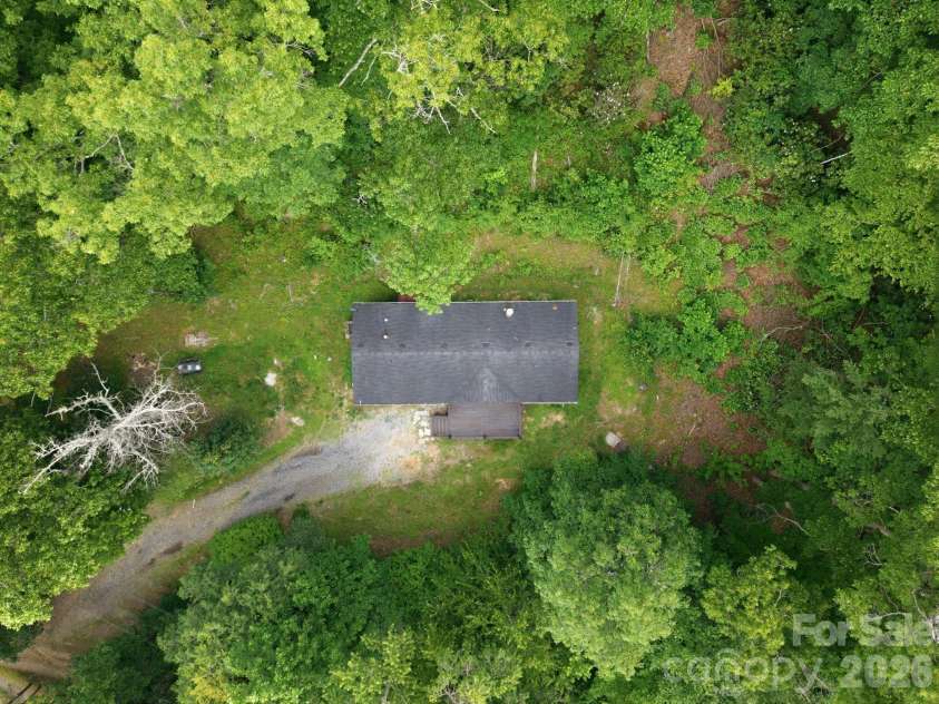 55 Twin Oaks Lane, Spruce Pine, NC 28777.  MLS# CAR4404051, YatesRealty ID 1438. 
