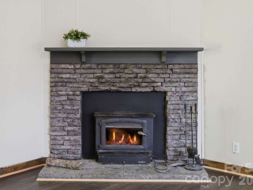 55 Twin Oaks Lane, Spruce Pine, NC 28777.  MLS# CAR4404051, YatesRealty ID 1438. Virtually Staged