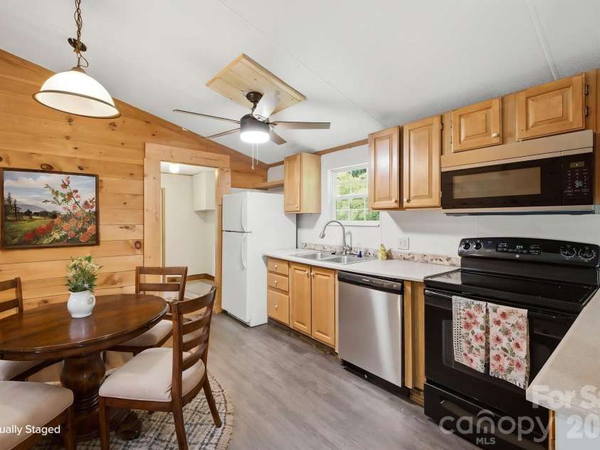 55 Twin Oaks Lane, Spruce Pine, NC 28777.  MLS# CAR4404051, YatesRealty ID 1438. Virtually Staged