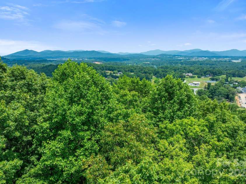 120 Split Rock Trail, Arden, NC 28704.  MLS# CAR4260238, YatesRealty ID 14380. 