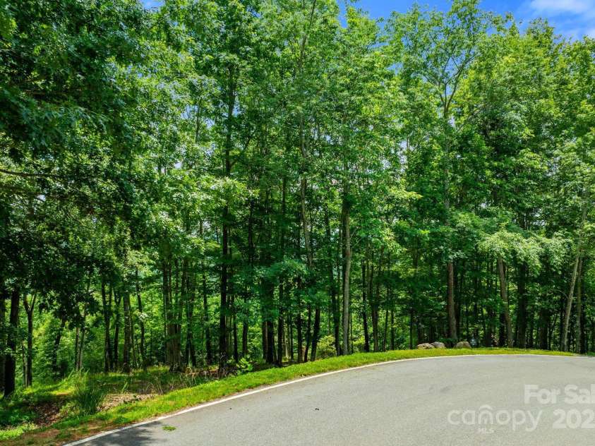 120 Split Rock Trail, Arden, NC 28704.  MLS# CAR4260238, YatesRealty ID 14380. 
