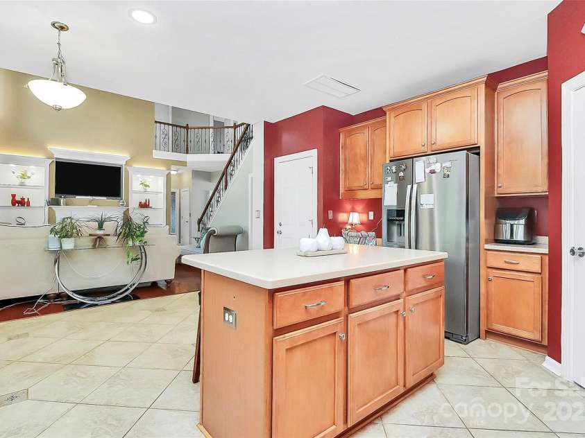 2003 Dataw Lane, Indian Trail, NC 28079.  MLS# CAR4248535, YatesRealty ID 14381. Kitchen view to Breakfast area