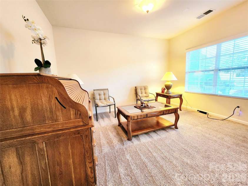 7315 Strawberry Fields Lane, Charlotte, NC 28278.  MLS# CAR4356740, YatesRealty ID 14381. 
