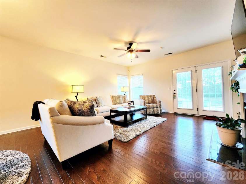 7315 Strawberry Fields Lane, Charlotte, NC 28278.  MLS# CAR4356740, YatesRealty ID 14381. 
