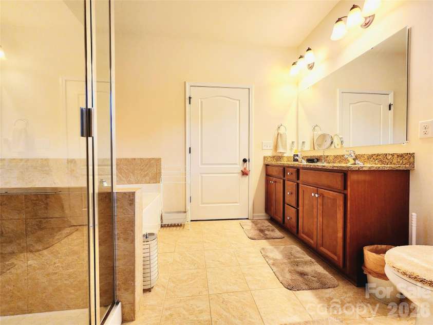 7315 Strawberry Fields Lane, Charlotte, NC 28278.  MLS# CAR4356740, YatesRealty ID 14381. 