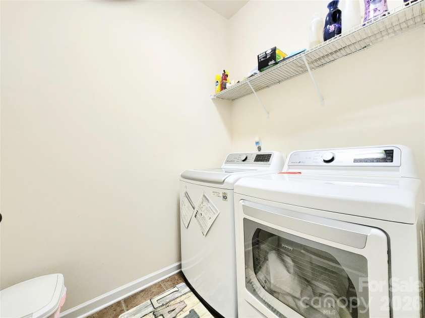 7315 Strawberry Fields Lane, Charlotte, NC 28278.  MLS# CAR4356740, YatesRealty ID 14381. 