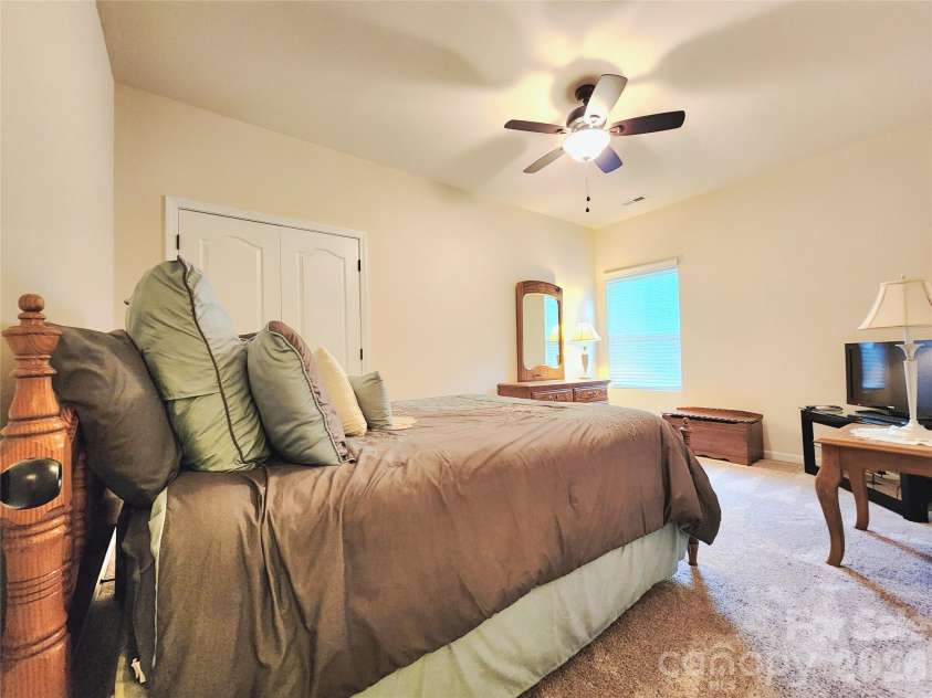 7315 Strawberry Fields Lane, Charlotte, NC 28278.  MLS# CAR4356740, YatesRealty ID 14381. 