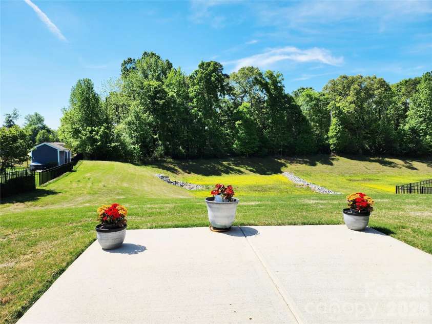 7315 Strawberry Fields Lane, Charlotte, NC 28278.  MLS# CAR4356740, YatesRealty ID 14381. 