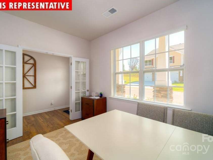 11128 Cardinal Creek Avenue, Charlotte, NC 28215.  MLS# CAR4252078, YatesRealty ID 14382. 