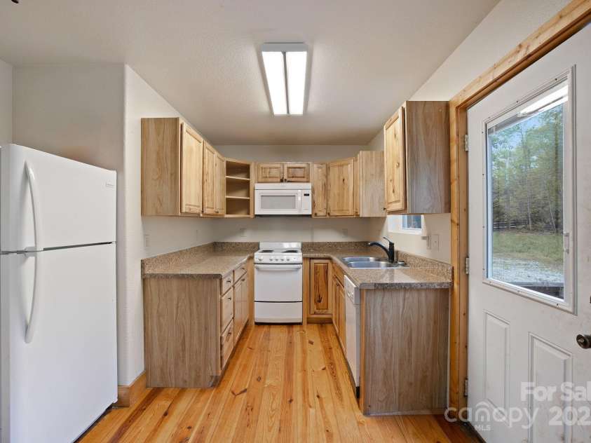 19 Winding Gap Lane, Tuckasegee, NC 28783.  MLS# CAR4254168, YatesRealty ID 14383. 