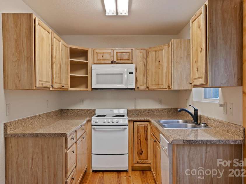 19 Winding Gap Lane, Tuckasegee, NC 28783.  MLS# CAR4254168, YatesRealty ID 14383. 