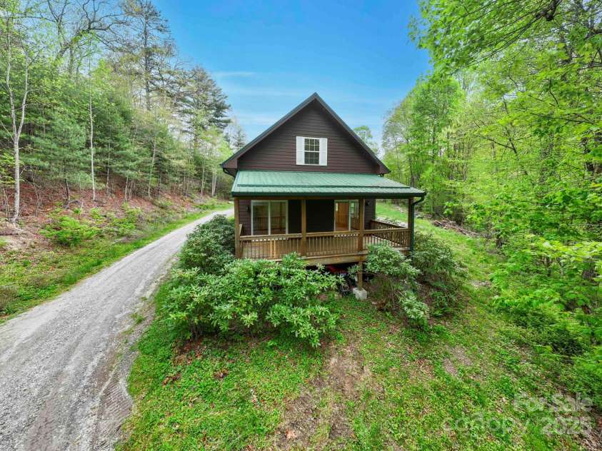 19 Winding Gap Lane, Tuckasegee, NC 28783.  MLS# CAR4254168, YatesRealty ID 14383. 