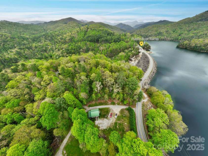 19 Winding Gap Lane, Tuckasegee, NC 28783.  MLS# CAR4254168, YatesRealty ID 14383. 