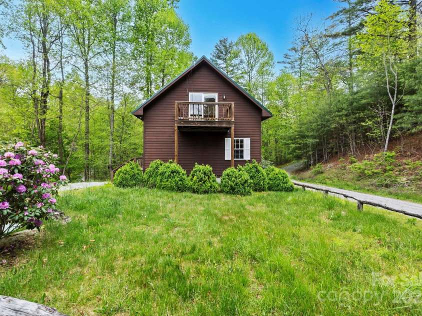 19 Winding Gap Lane, Tuckasegee, NC 28783.  MLS# CAR4254168, YatesRealty ID 14383. 