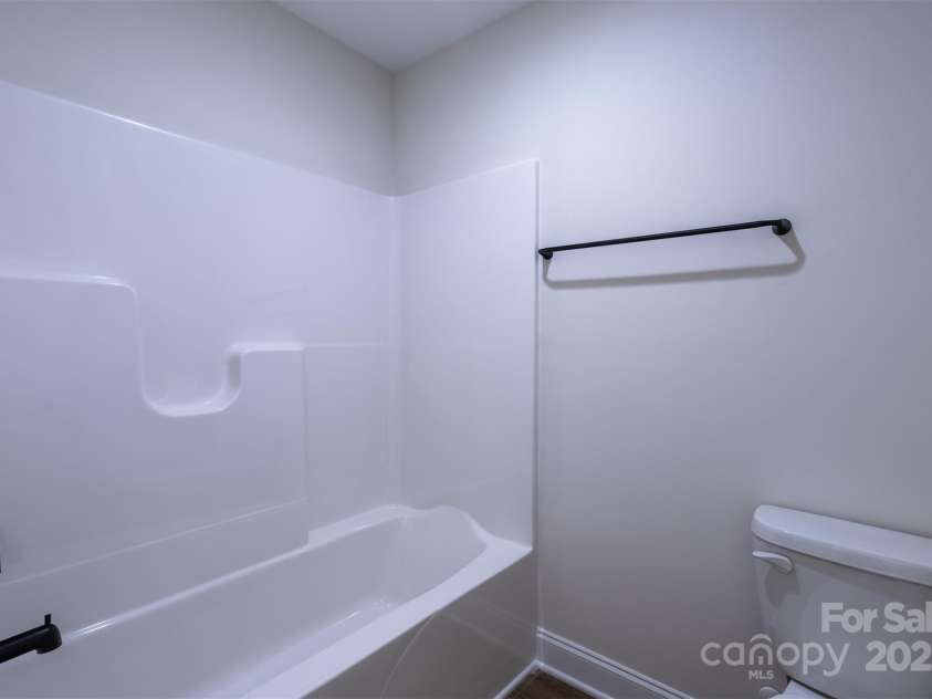 1145 Philbeck Road, York, SC 29745.  MLS# CAR4136621, YatesRealty ID 14386. Upstairs hallway bath