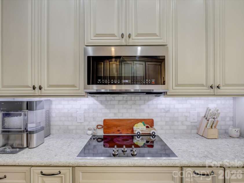 736 Creekbridge Drive, Rock Hill, SC 29732.  MLS# CAR4357212, YatesRealty ID 14387. 