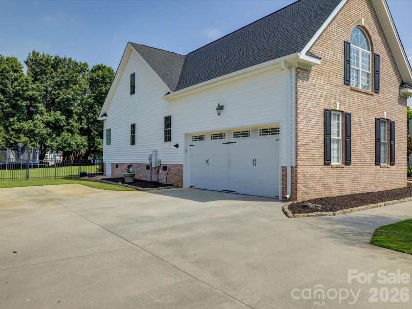 736 Creekbridge Drive, Rock Hill, SC 29732.  MLS# CAR4357212, YatesRealty ID 14387. 