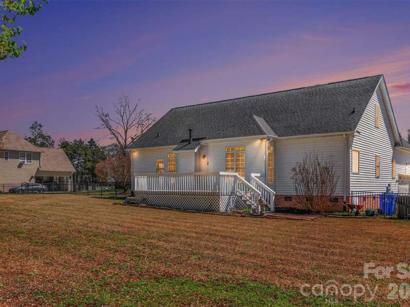 736 Creekbridge Drive, Rock Hill, SC 29732.  MLS# CAR4357212, YatesRealty ID 14387. 