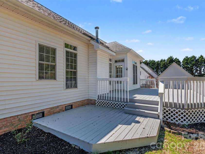 736 Creekbridge Drive, Rock Hill, SC 29732.  MLS# CAR4357212, YatesRealty ID 14387. 