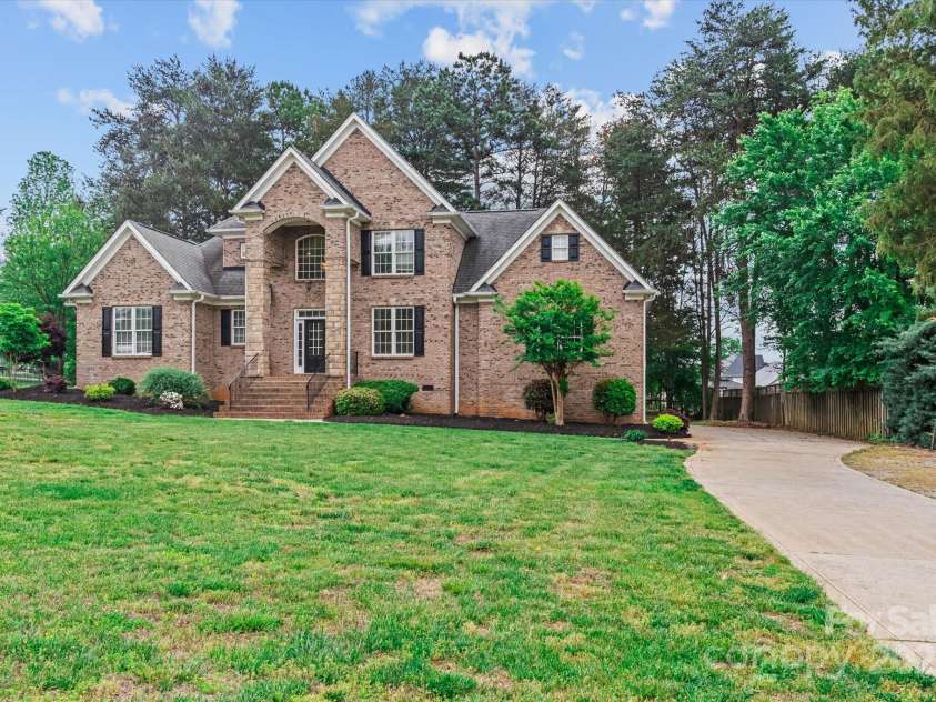 7887 Mountain Shore Drive, Sherrills Ford, NC 28673.  MLS# CAR4251135, YatesRealty ID 14387. 