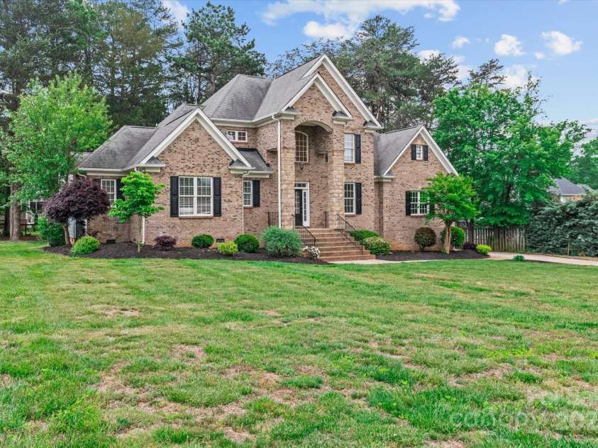 7887 Mountain Shore Drive, Sherrills Ford, NC 28673.  MLS# CAR4251135, YatesRealty ID 14387. 