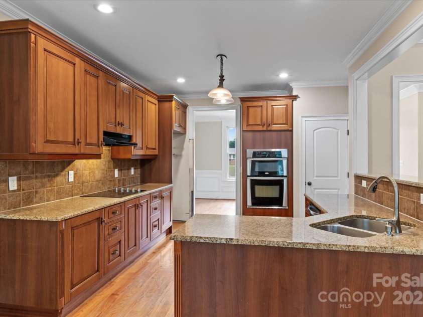 7887 Mountain Shore Drive, Sherrills Ford, NC 28673.  MLS# CAR4251135, YatesRealty ID 14387. 