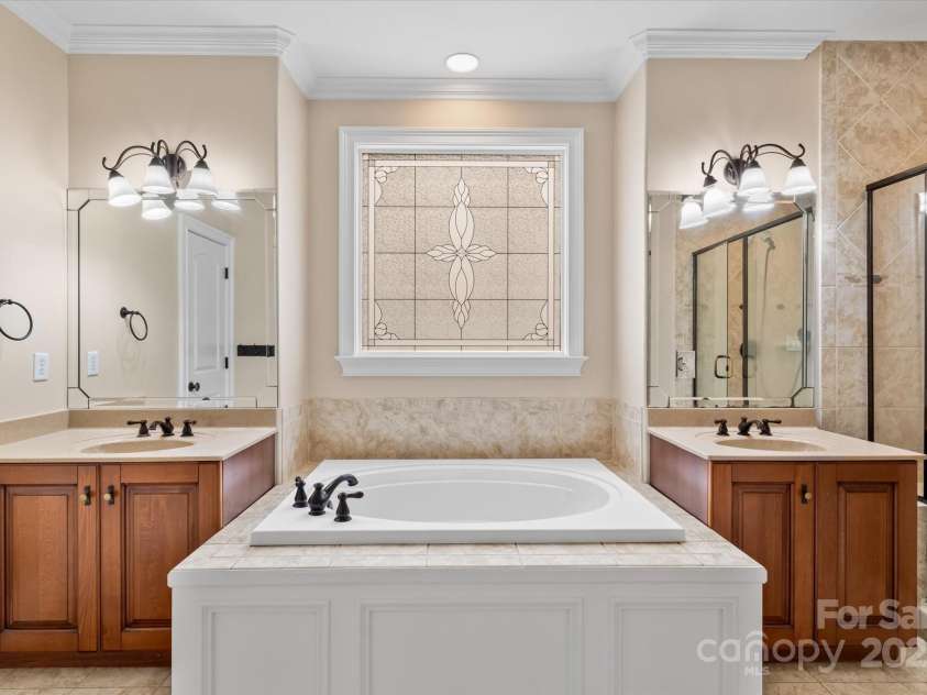 7887 Mountain Shore Drive, Sherrills Ford, NC 28673.  MLS# CAR4251135, YatesRealty ID 14387. 
