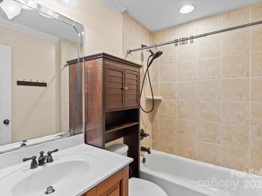 7887 Mountain Shore Drive, Sherrills Ford, NC 28673.  MLS# CAR4251135, YatesRealty ID 14387. 