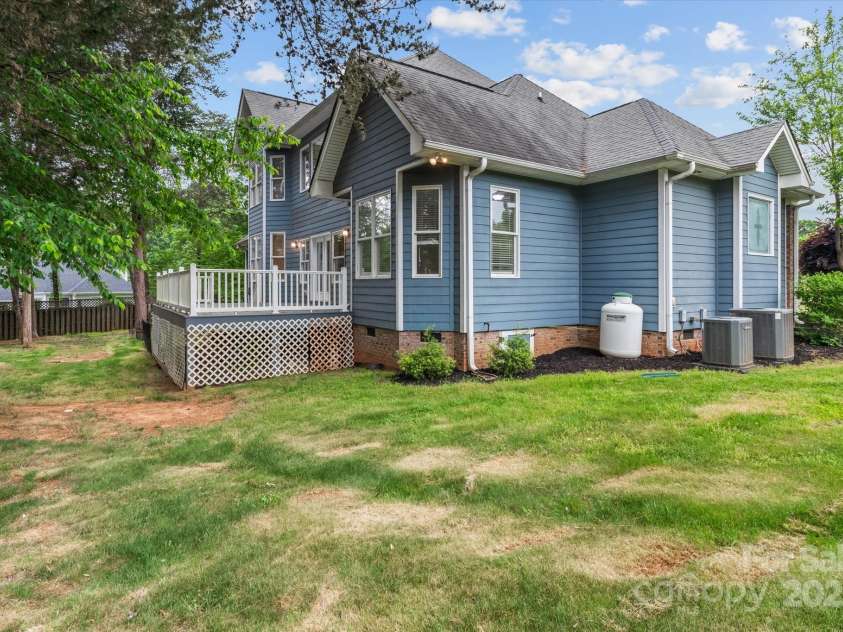 7887 Mountain Shore Drive, Sherrills Ford, NC 28673.  MLS# CAR4251135, YatesRealty ID 14387. 
