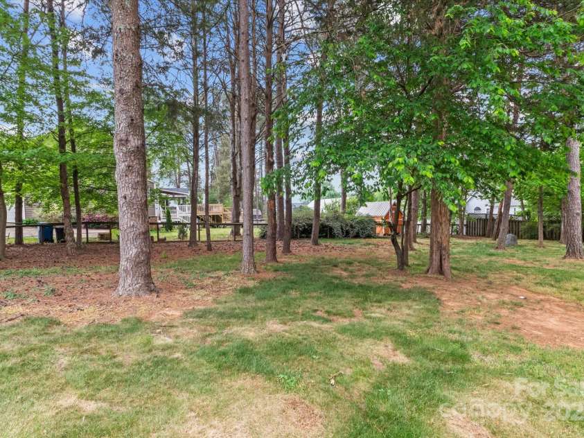 7887 Mountain Shore Drive, Sherrills Ford, NC 28673.  MLS# CAR4251135, YatesRealty ID 14387. 
