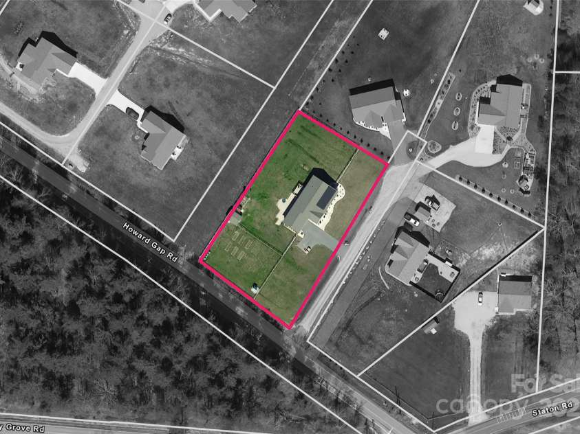 21 Corto Lane, Flat Rock, NC 28731.  MLS# CAR4252636, YatesRealty ID 14388. 