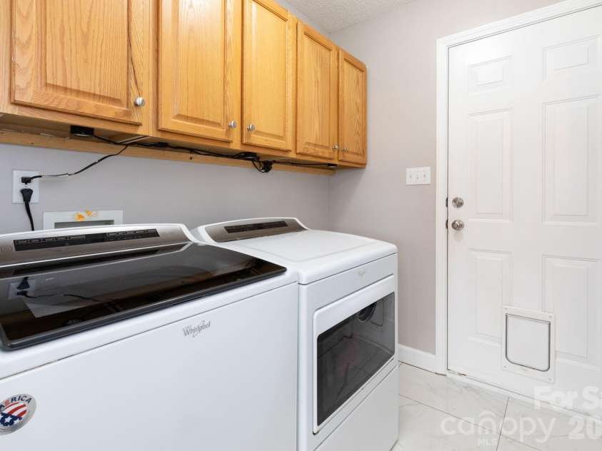 21 Lindon Cove Road, Candler, NC 28715.  MLS# CAR4361385, YatesRealty ID 14388. 