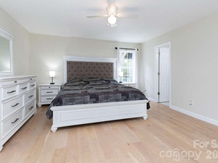 21 Lindon Cove Road, Candler, NC 28715.  MLS# CAR4361385, YatesRealty ID 14388. 