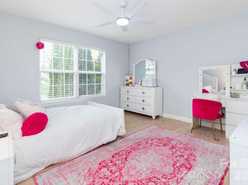 21 Lindon Cove Road, Candler, NC 28715.  MLS# CAR4361385, YatesRealty ID 14388. 