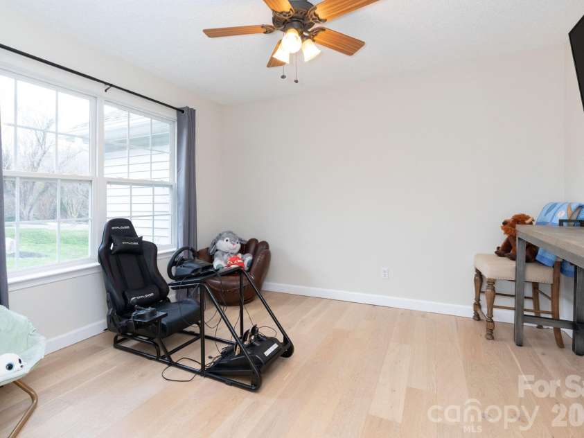 21 Lindon Cove Road, Candler, NC 28715.  MLS# CAR4361385, YatesRealty ID 14388. 