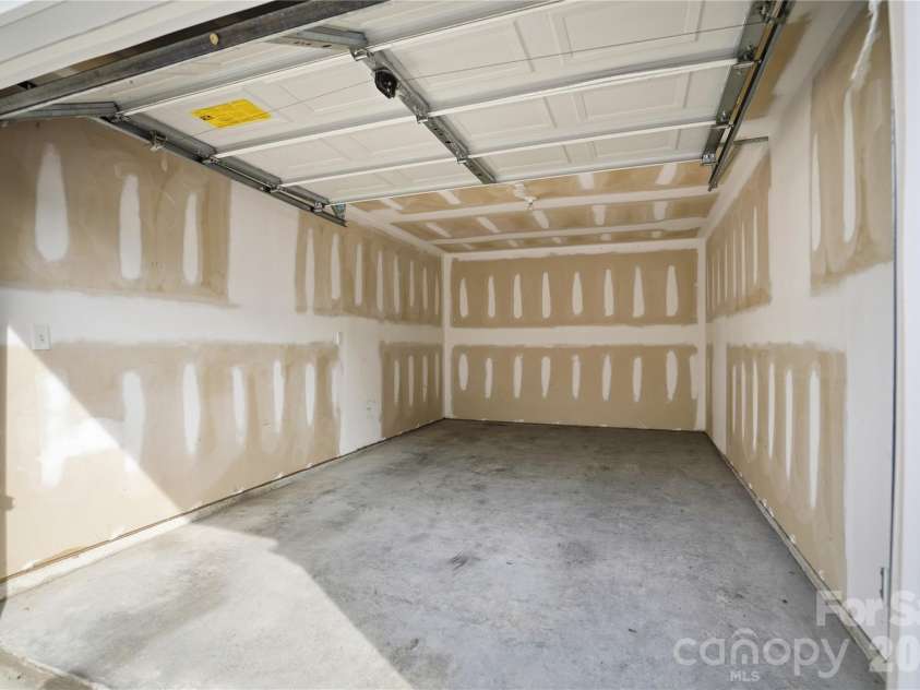 19777 Deer Valley Drive, Cornelius, NC 28031.  MLS# CAR4369434, YatesRealty ID 14389. Detached Garage