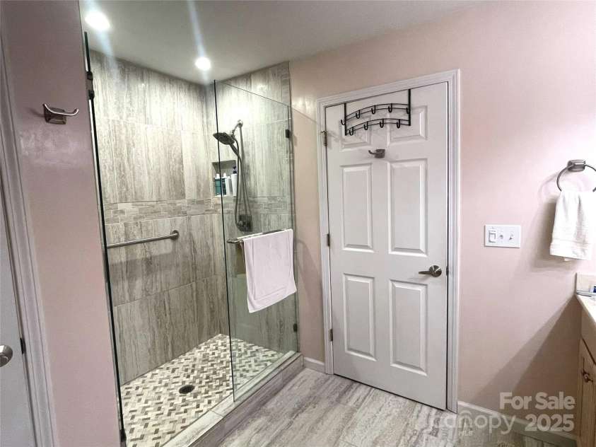61 Greenwood Forest Drive, Etowah, NC 28729.  MLS# CAR4260594, YatesRealty ID 14389. 