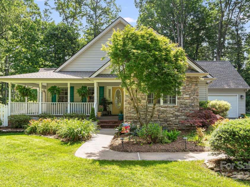 61 Greenwood Forest Drive, Etowah, NC 28729.  MLS# CAR4260594, YatesRealty ID 14389. 