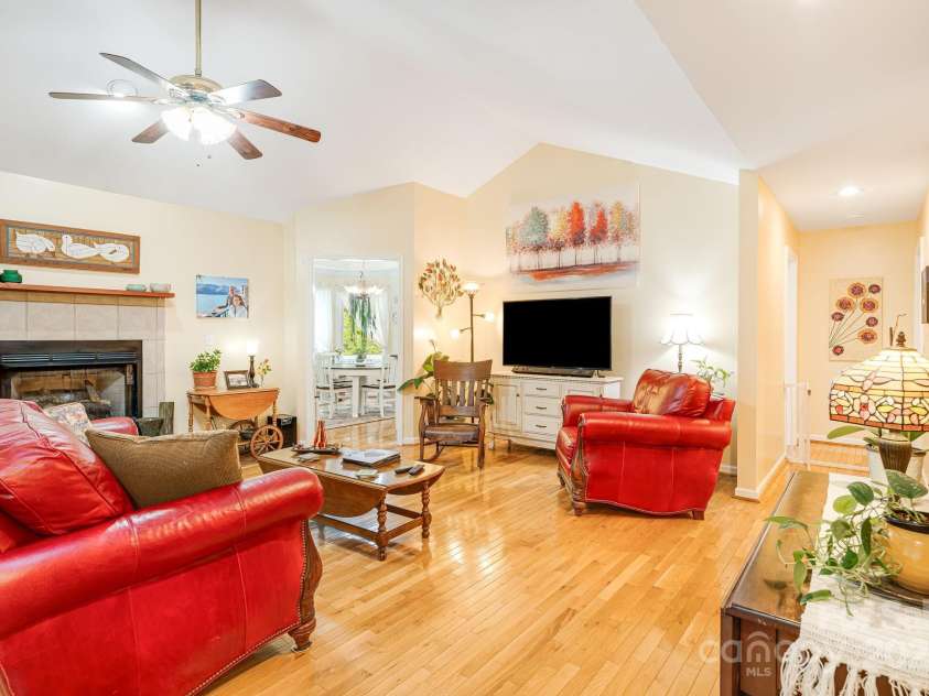 61 Greenwood Forest Drive, Etowah, NC 28729.  MLS# CAR4260594, YatesRealty ID 14389. 