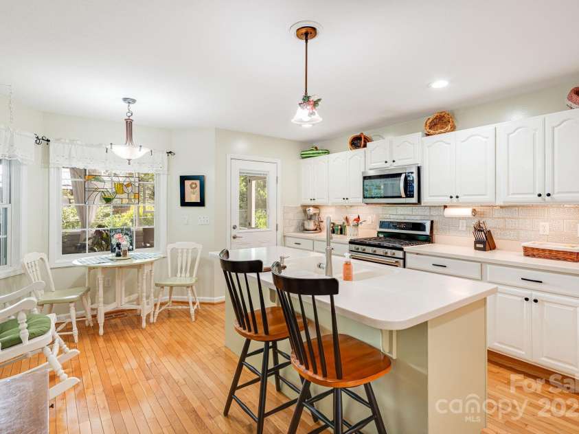 61 Greenwood Forest Drive, Etowah, NC 28729.  MLS# CAR4260594, YatesRealty ID 14389. 