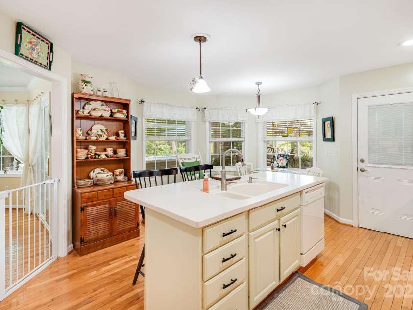 61 Greenwood Forest Drive, Etowah, NC 28729.  MLS# CAR4260594, YatesRealty ID 14389. 