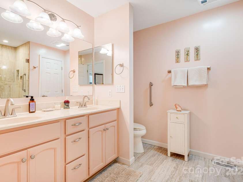 61 Greenwood Forest Drive, Etowah, NC 28729.  MLS# CAR4260594, YatesRealty ID 14389. 