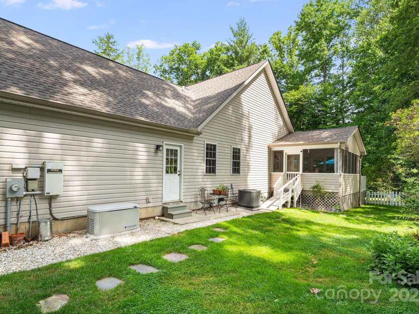 61 Greenwood Forest Drive, Etowah, NC 28729.  MLS# CAR4260594, YatesRealty ID 14389. 
